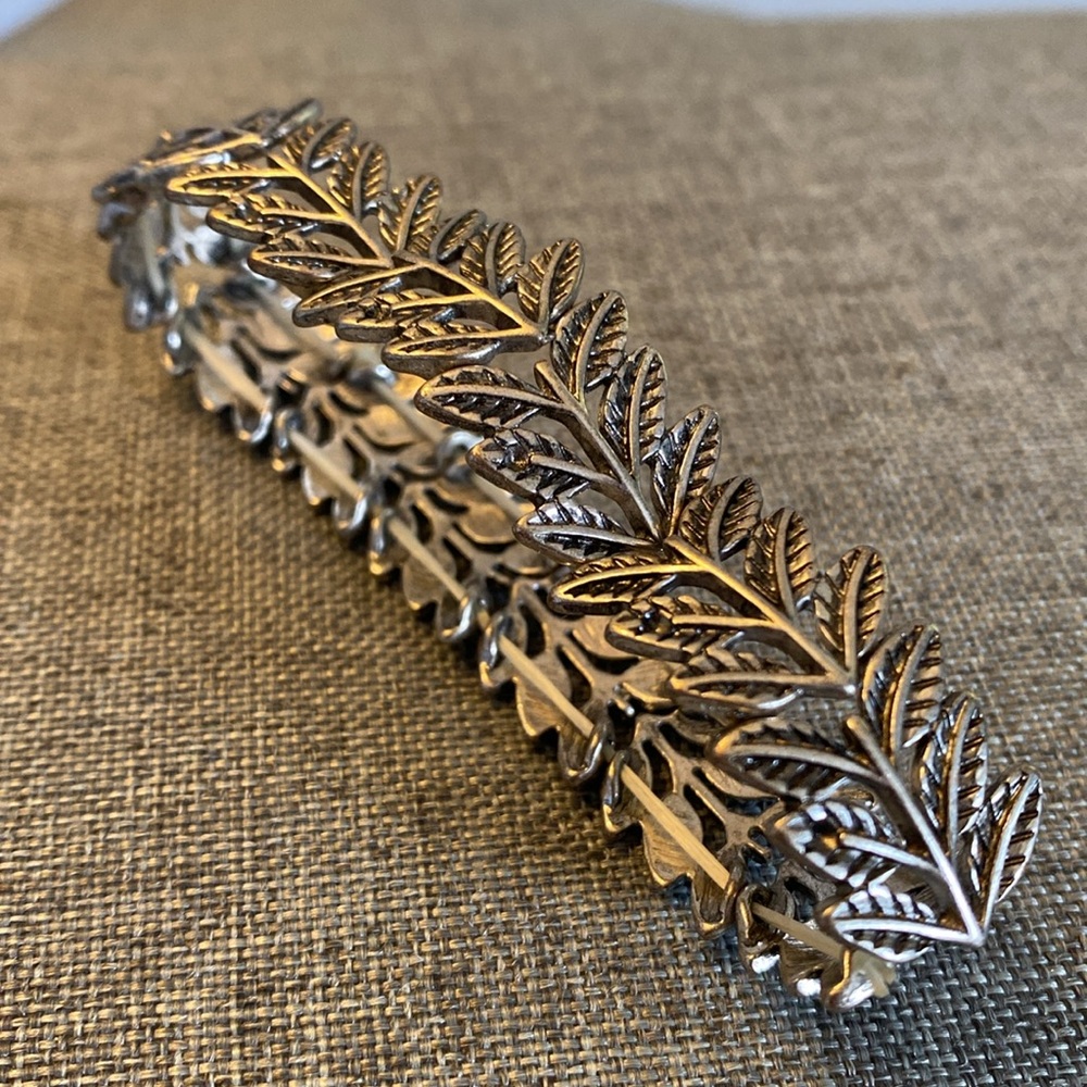 Stretch Silver Leak Bracelet